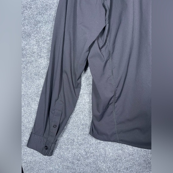 Lululemon Men’s Size XL Black Stripe Performance Stretch Long Sleeve Button Down - Picture 9 of 13